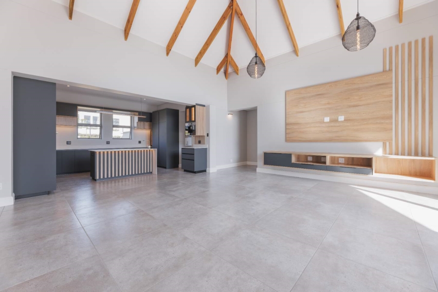 4 Bedroom Property for Sale in Kingswood Golf Estate Western Cape